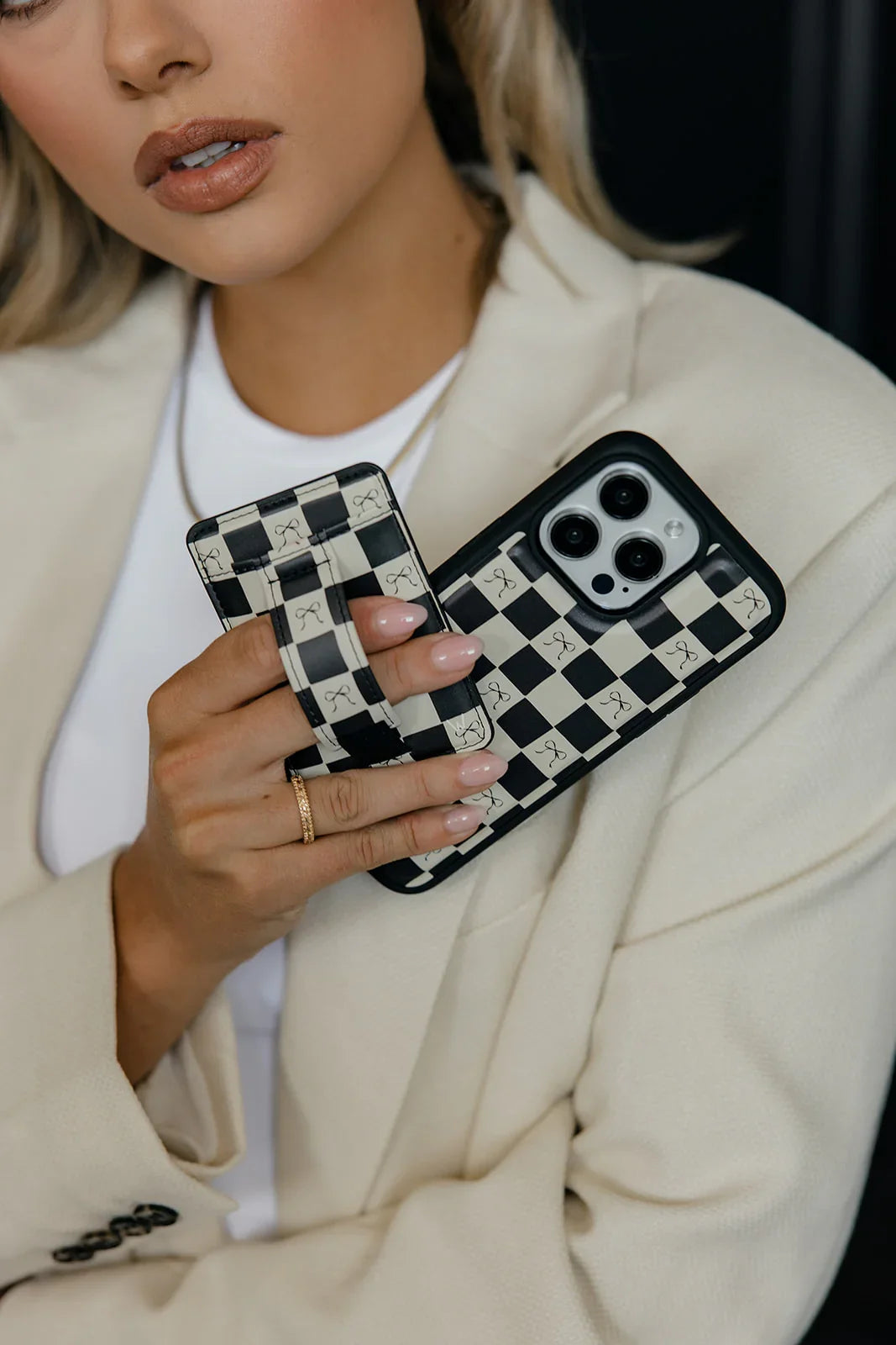 Bow Noir Magnetic Case and Wallet