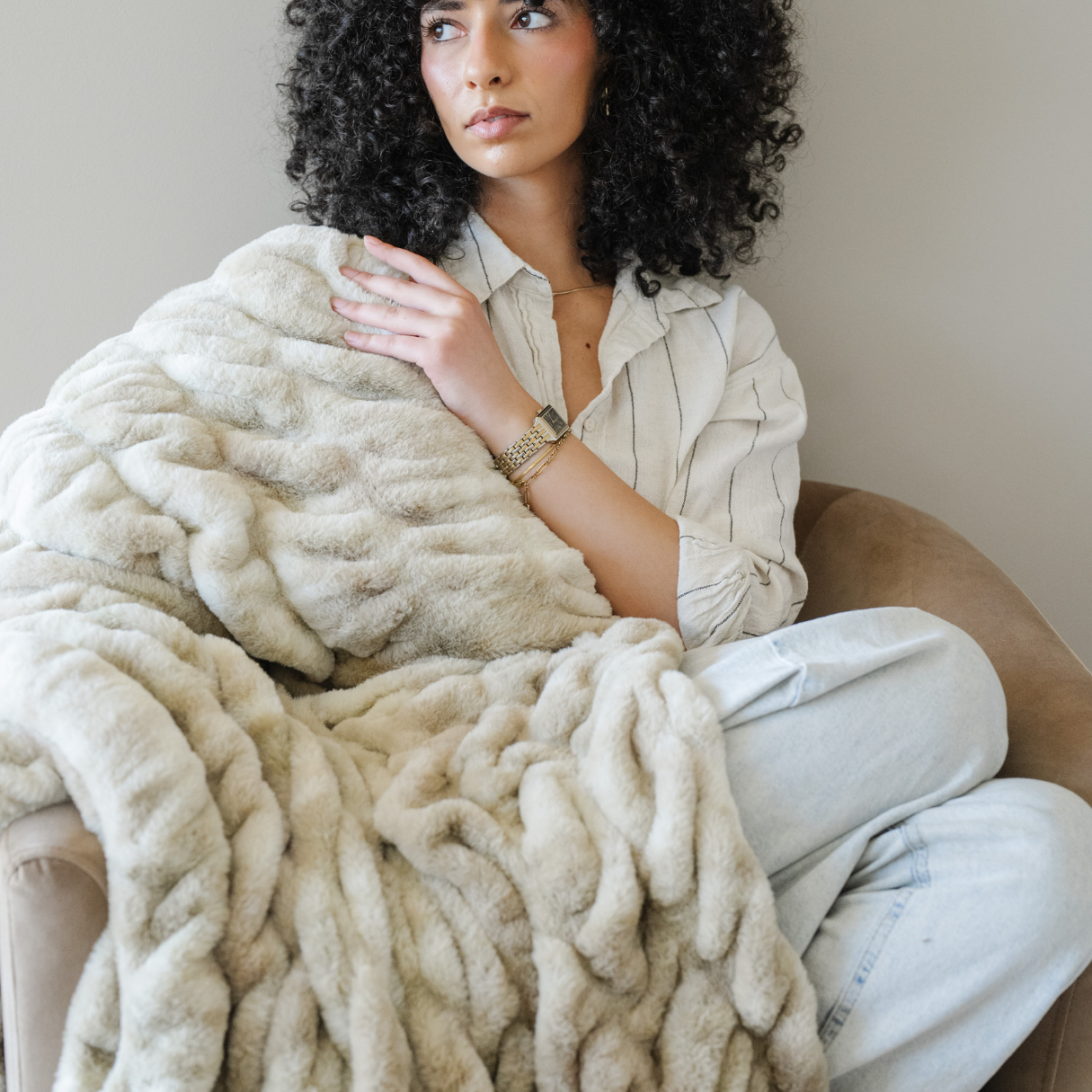 DOUBLE RUCHED FAUX FUR XL BLANKET