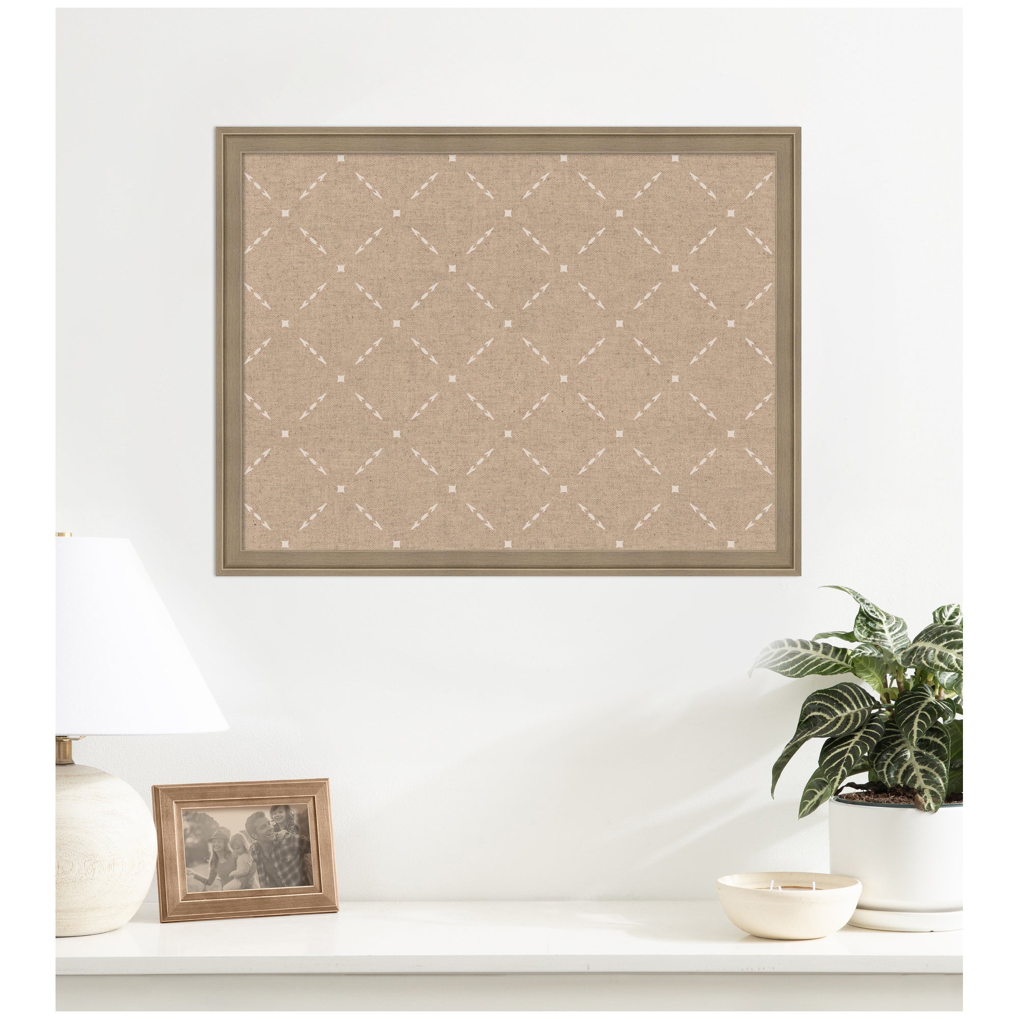 Pinboard Beige Lattice Pattern