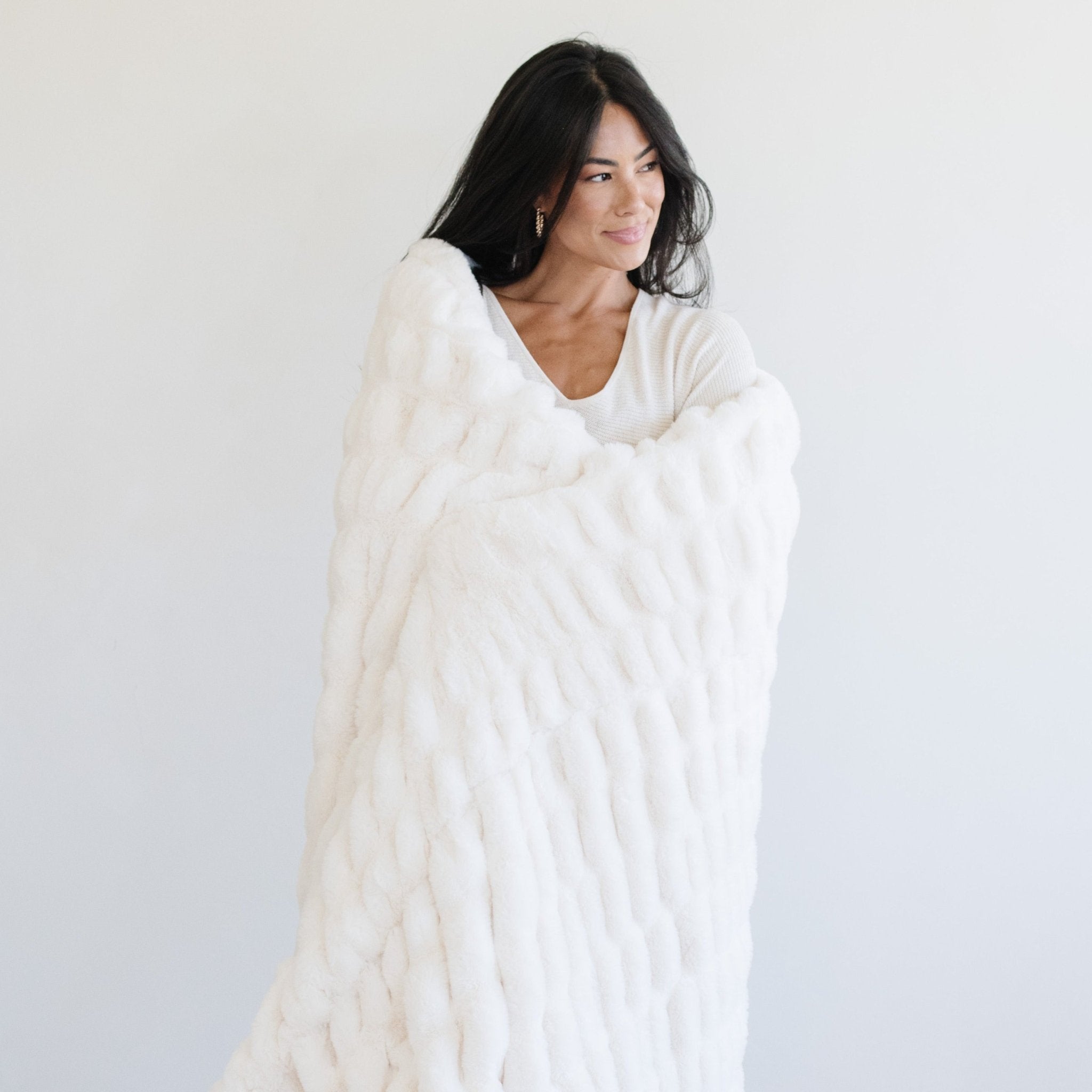 DOUBLE RUCHED FAUX FUR XL BLANKET