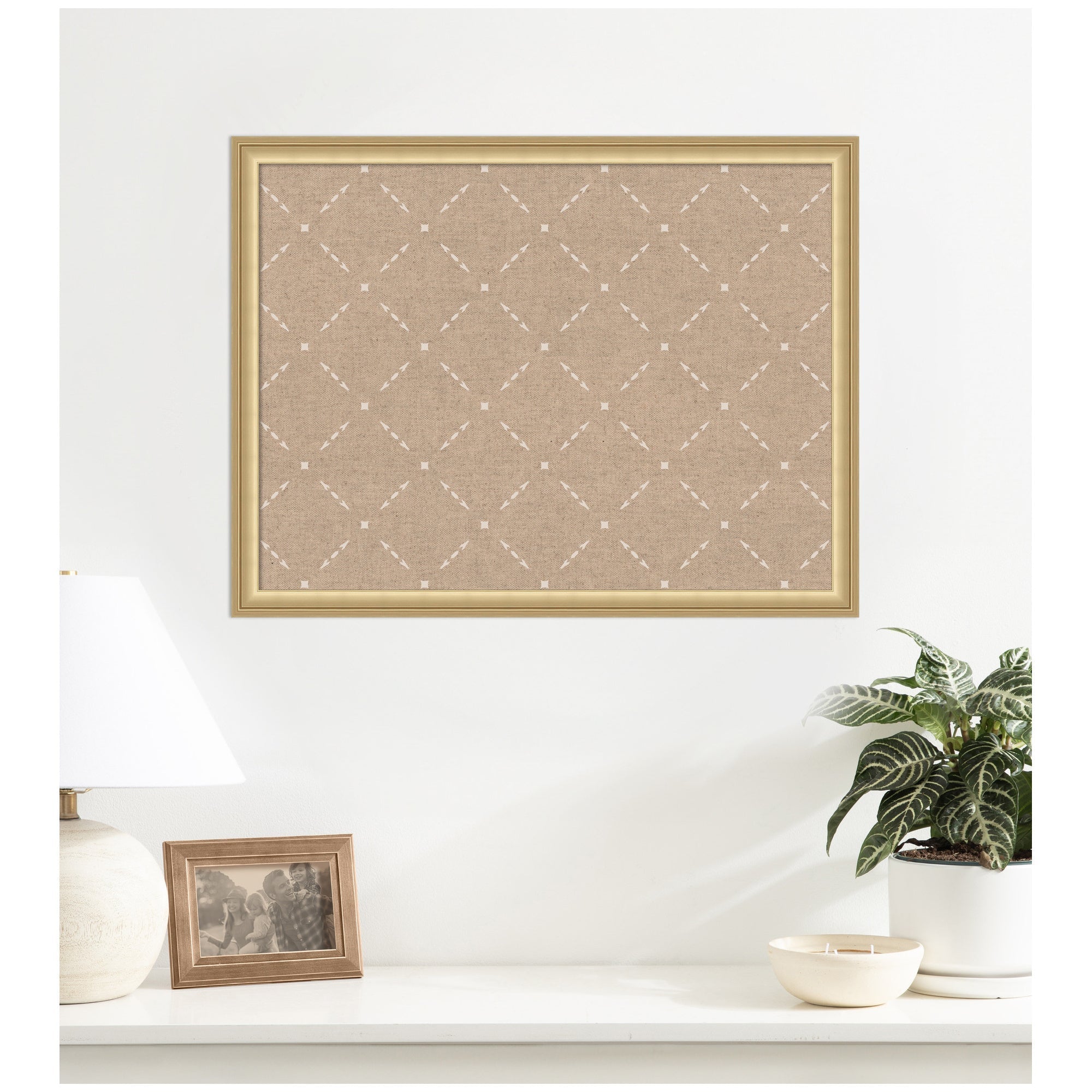 Pinboard Beige Lattice Pattern