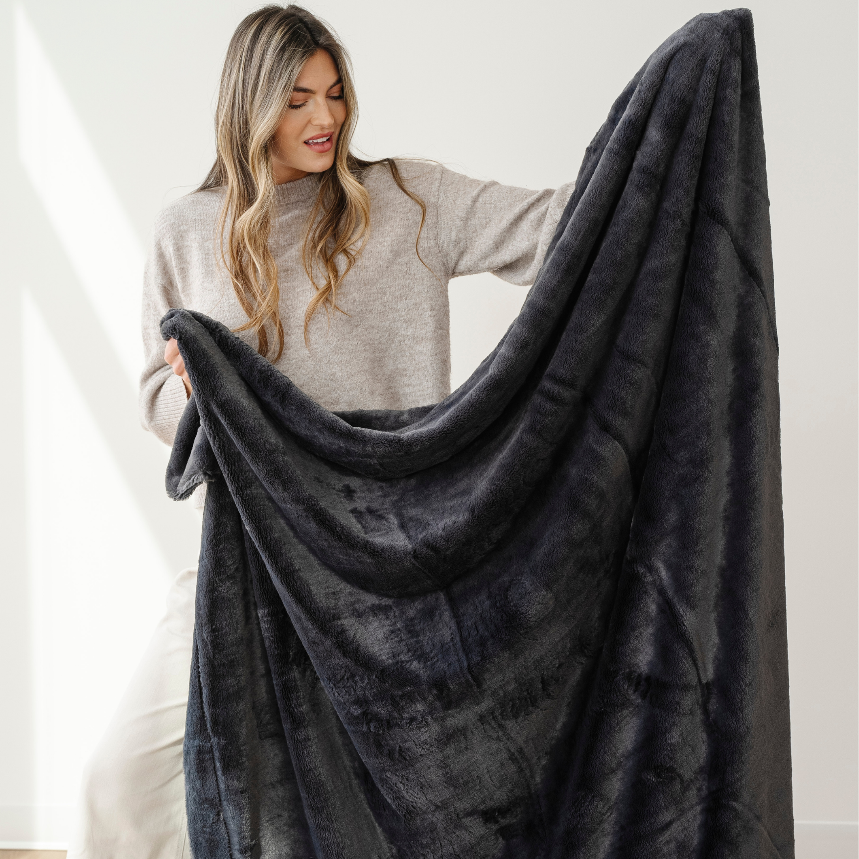 LUSH THROW BLANKET