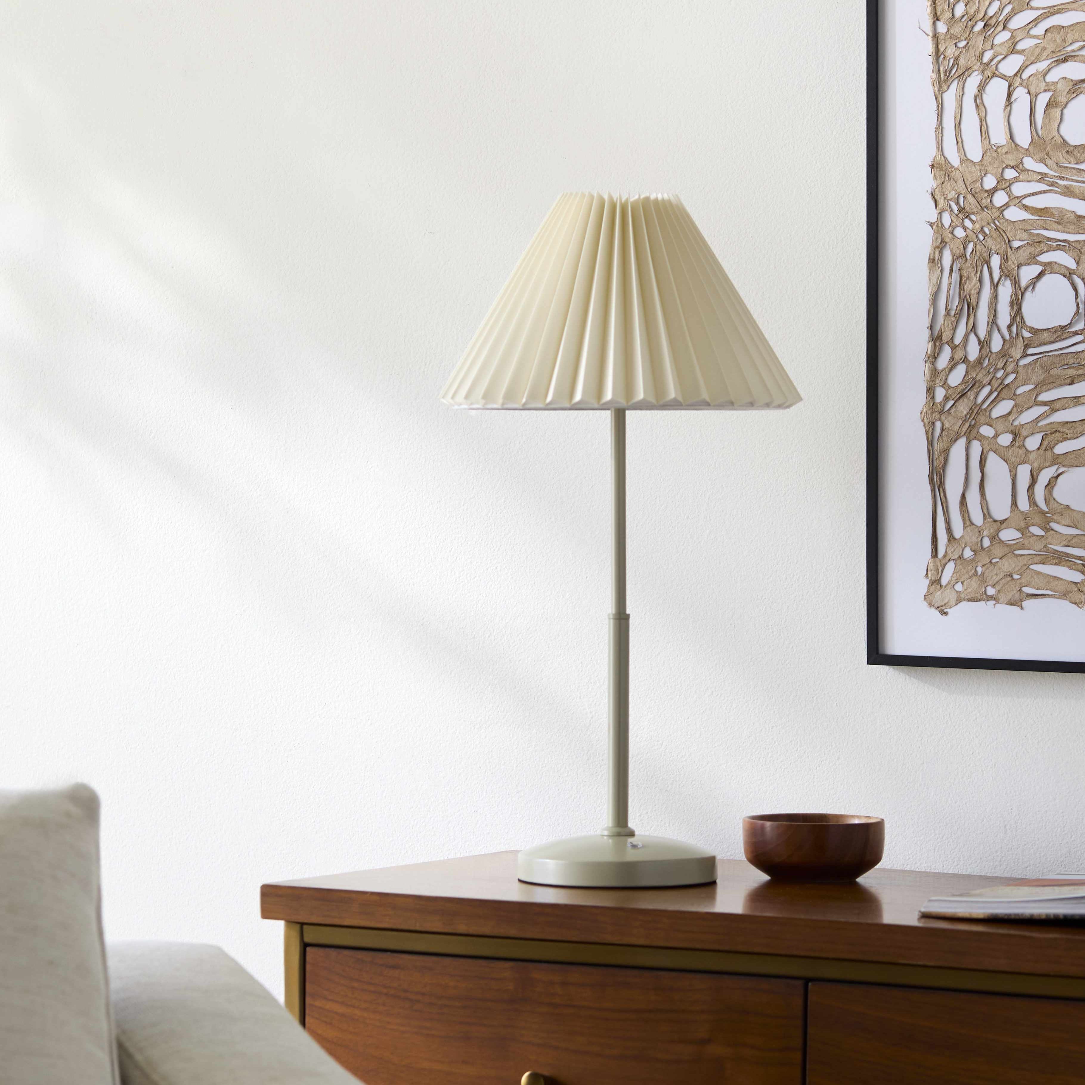 Hamidiyeh Cream Table Lamp